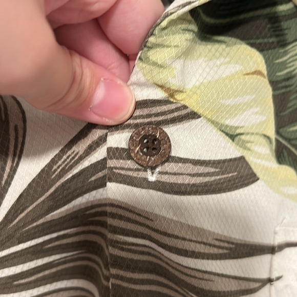 Tommy Bahama 100% Silk Green Leaf Tropical Vacation Button Down Shirt Size Large - Picture 3 of 4